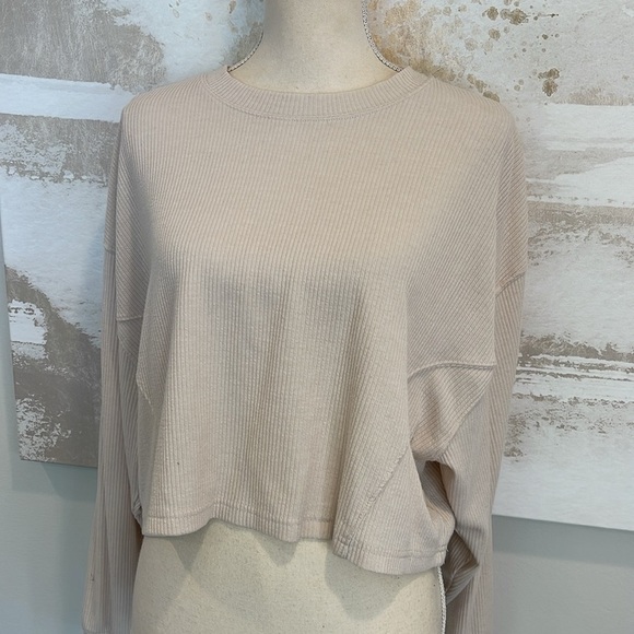 Mono b. Cream Long Sleeve Crop Top - Picture 1 of 5